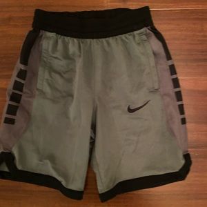 Boys’ Nike Dri Fit Shorts Size Medium